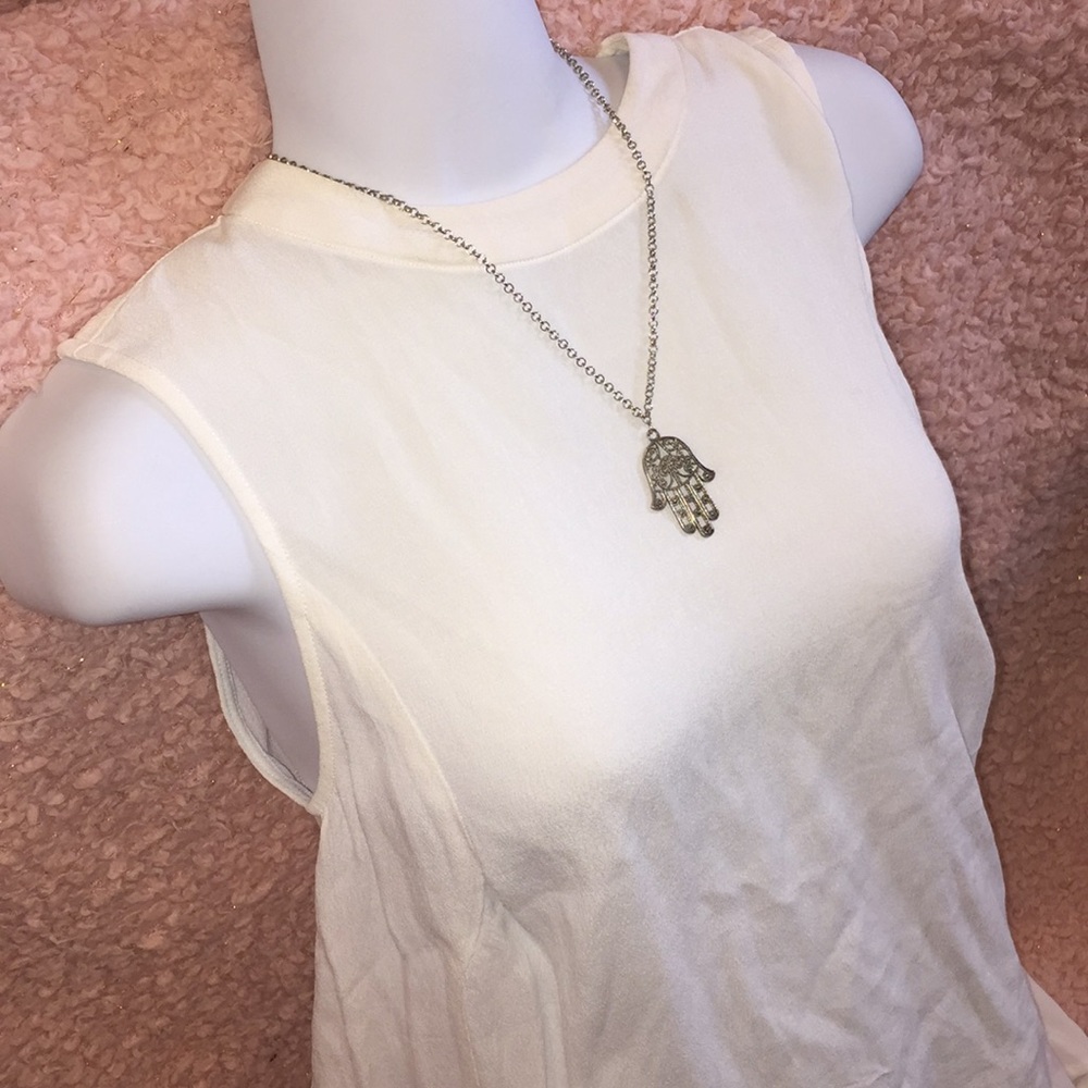 White ModCloth chic Muscle Zippered Tank - Picture 4 of 7